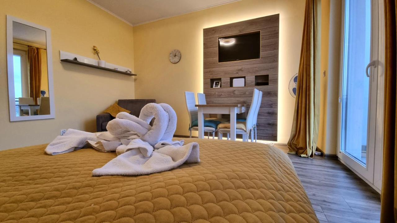 Apartament "Zloty Relaks" Tuz Przy Plazy Z Balkonem Z Widokiem Na Hel I Hamakami Puck Bagian luar foto